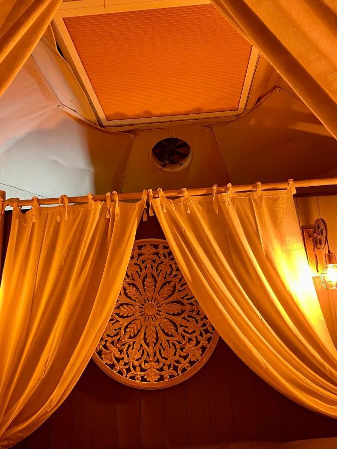 Готель La Bulle Des Coucous Сен-Ілер-де-Р'єз Екстер'єр фото