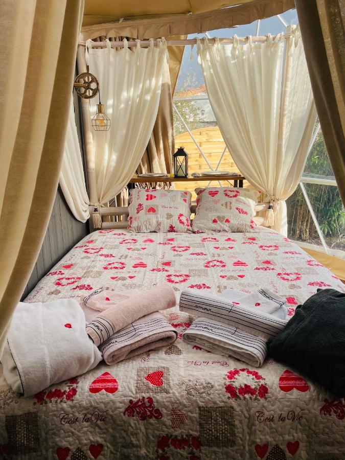 Готель La Bulle Des Coucous Сен-Ілер-де-Р'єз Екстер'єр фото